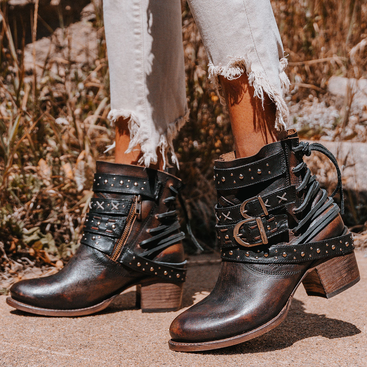 Freebird Desert Rear Lacing Leather Booties Black Western orders Boots Studs Buckles 10