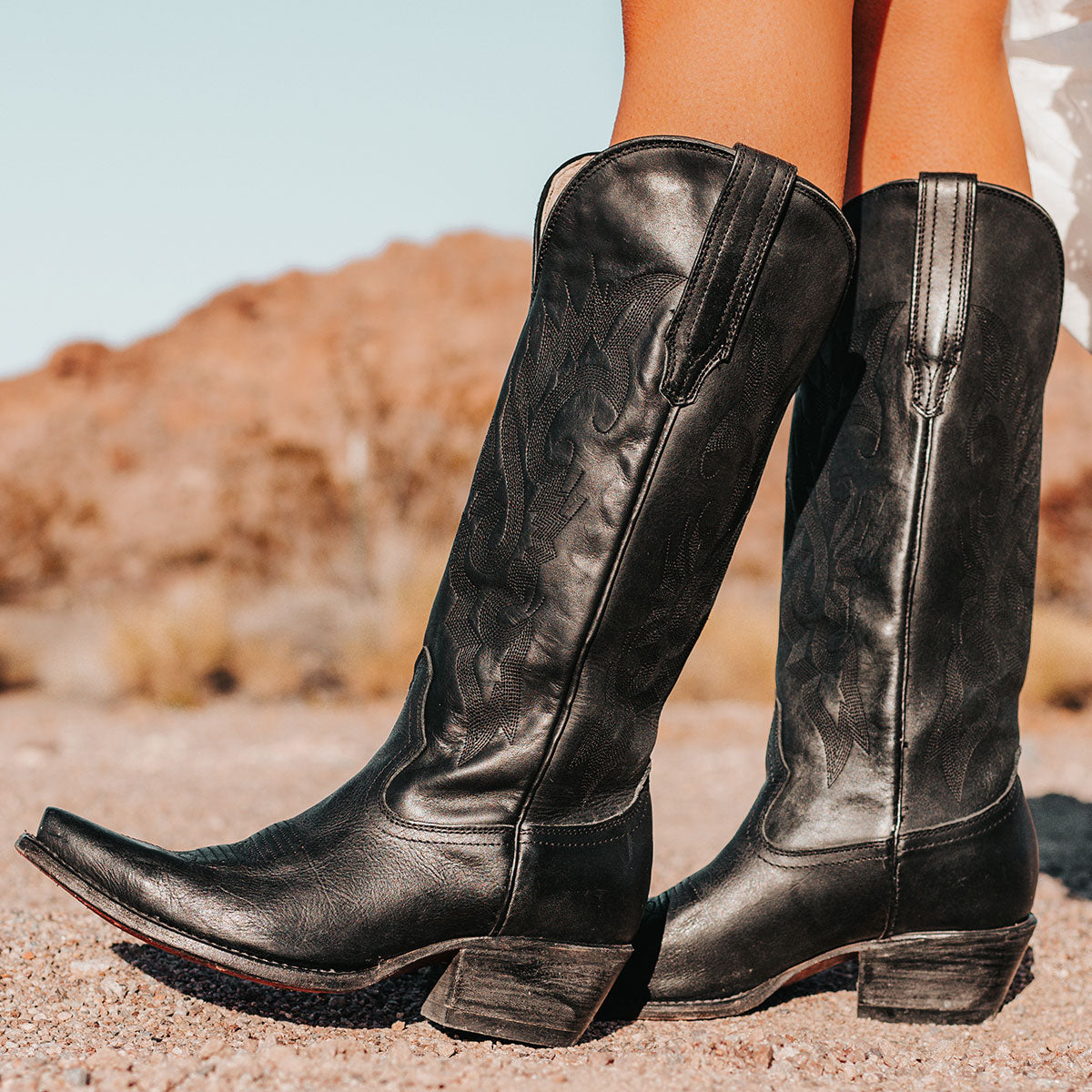 FREEBIRD women's Woodland black leather cowboy boot with stitch detailing and snip toe construction